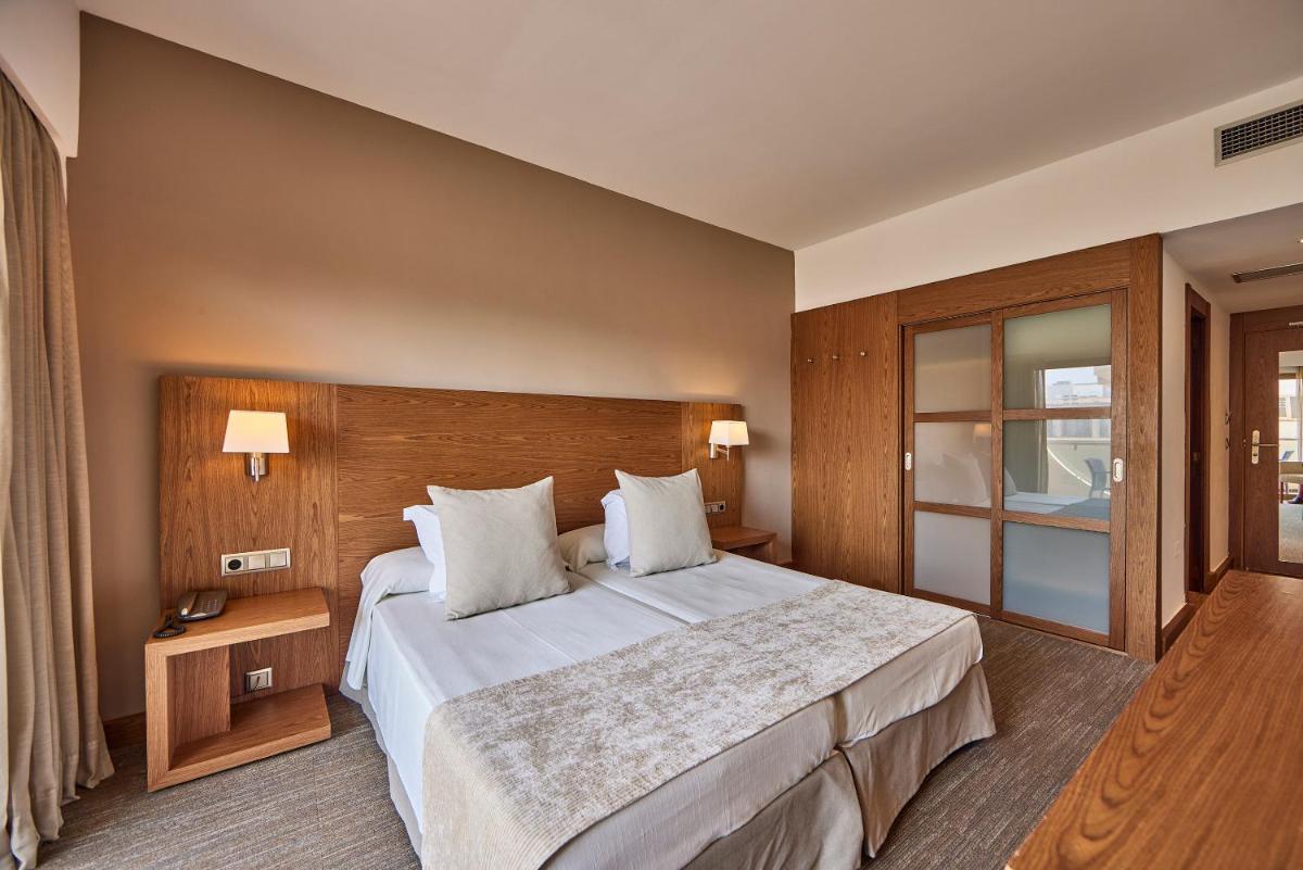 Cama o camas de una habitación en Hotel Playa Golf - Adults Only