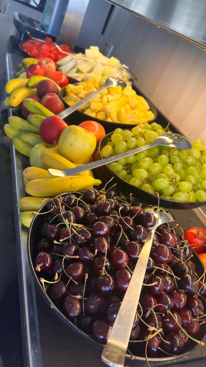 Comida en o cerca de este hotel