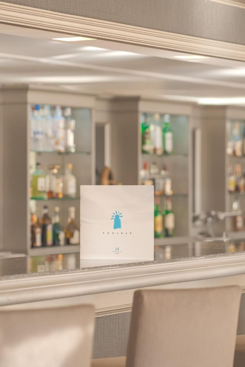 Certificado, premio, señal o documento que está expuesto en Hotel Playa Golf - Adults Only