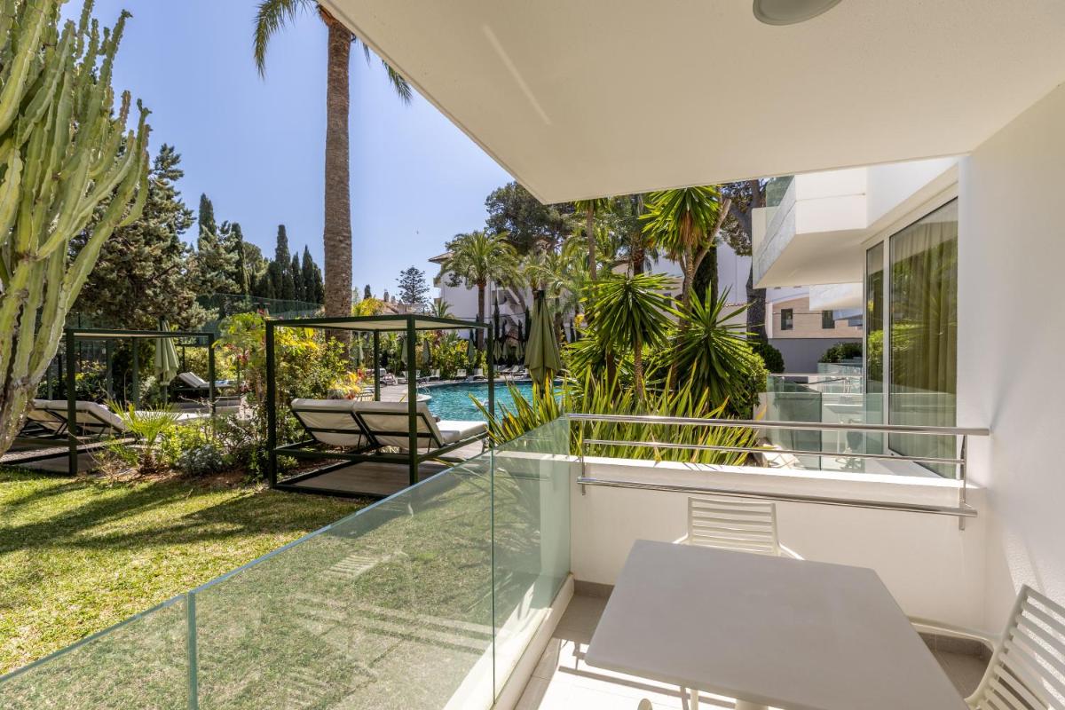Piscina en o cerca de Hotel Illa d'Or & Club Apts 4* Sup