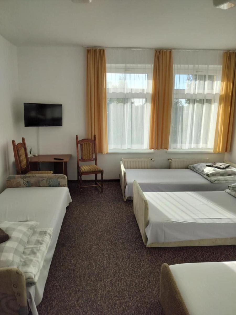 Polonez Pieczyska - Housity