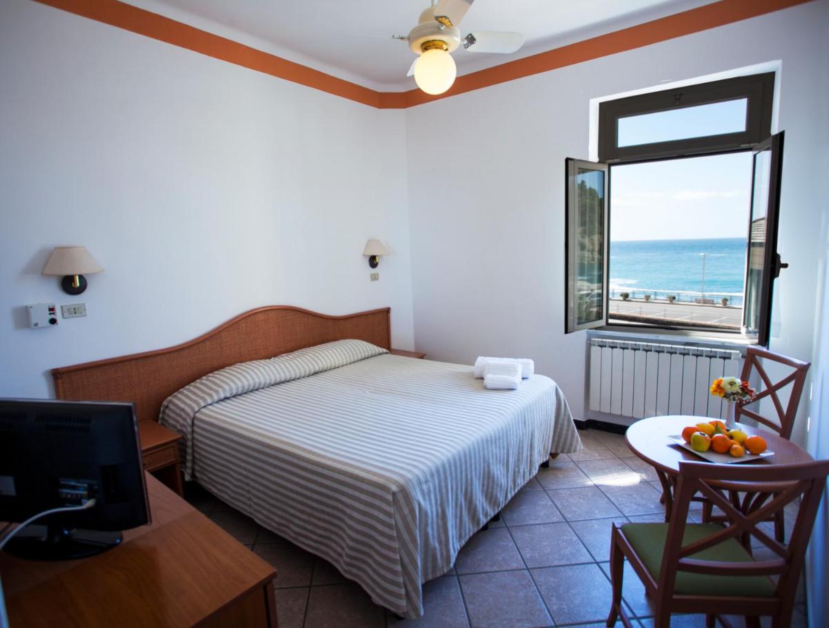 Hotel Delle Rose - Housity