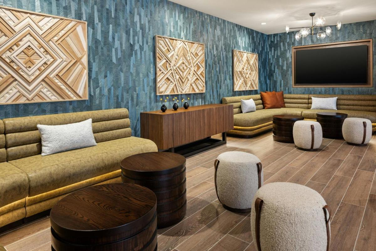 Oshkosh Marriott Waterfront Hotel & Convention Center - Housity
