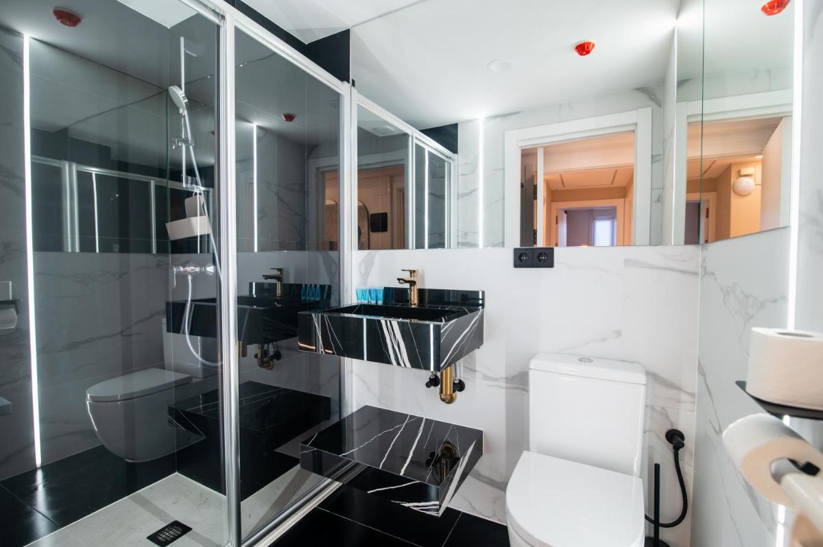 Boulevard Roomss - Housity