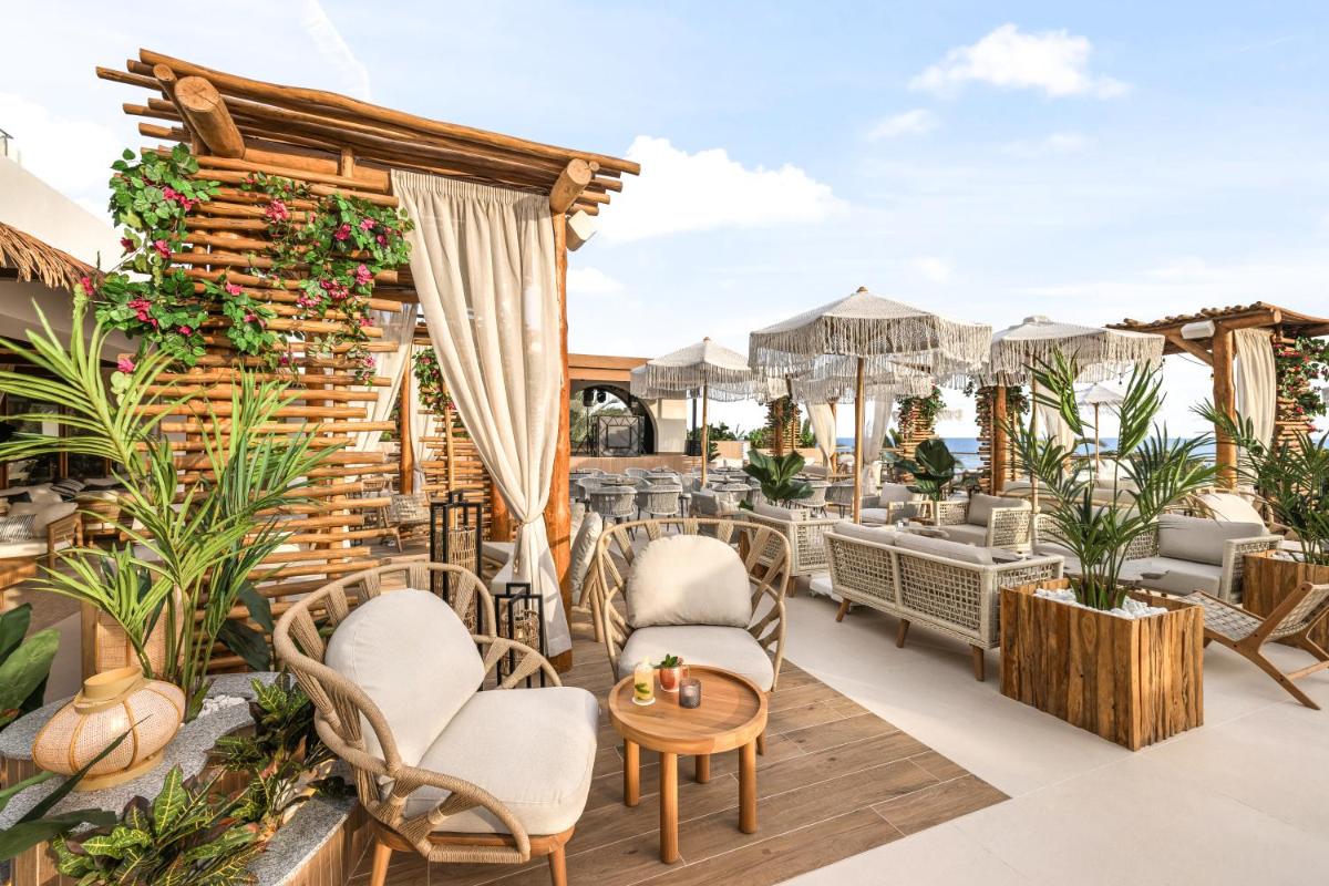 Imagen de la galería de Hotel Riu Palace La Mola, en Playa de Migjorn