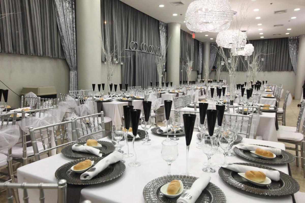 Pointe Plaza Hotel - Housity