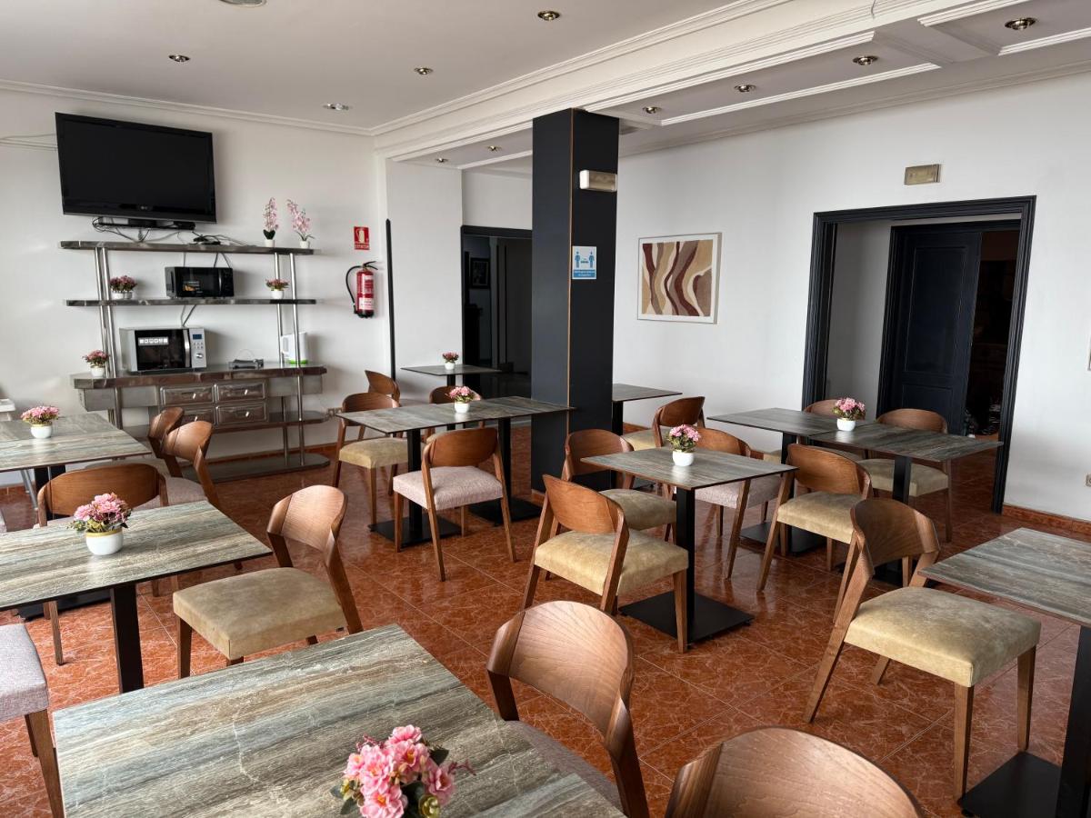 Hotel Praderón - Housity