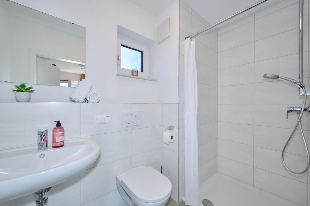 Sunny Hotel Regenstauf - Housity