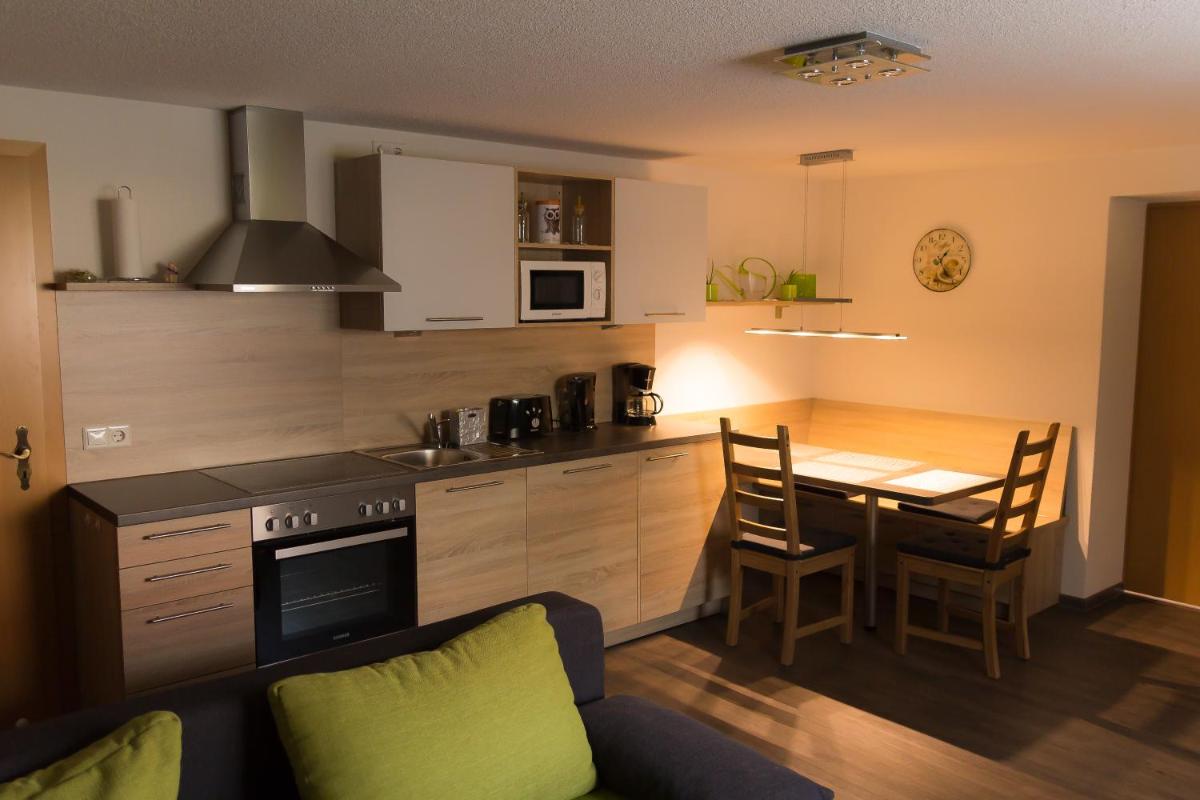 Crosta Brava - Housity