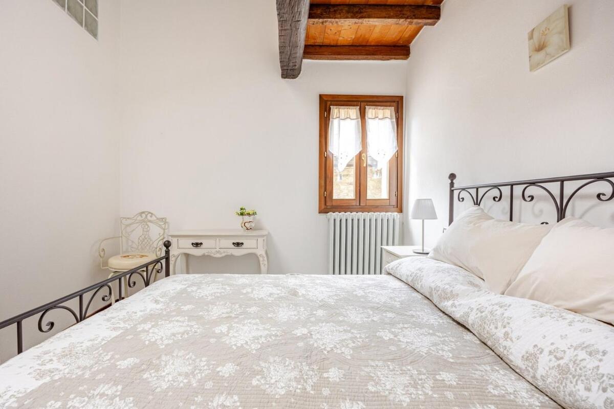 Romantica Residenza - Borgo Castello di Serravalle - Housity