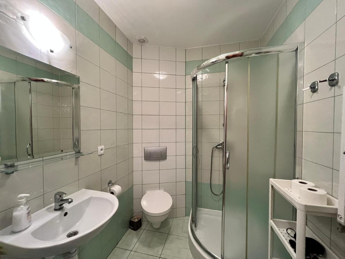 Dzika Zagroda - Housity