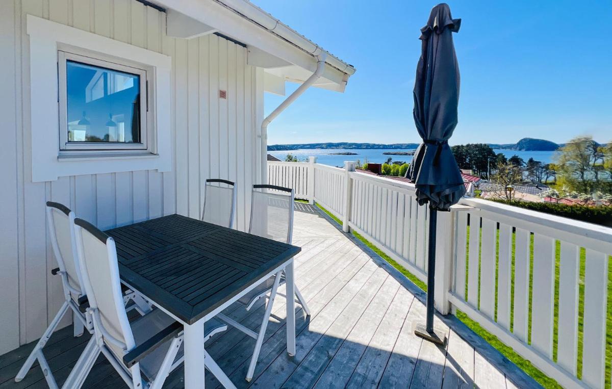 2 Bedroom Lovely Home In Uddevalla - Housity
