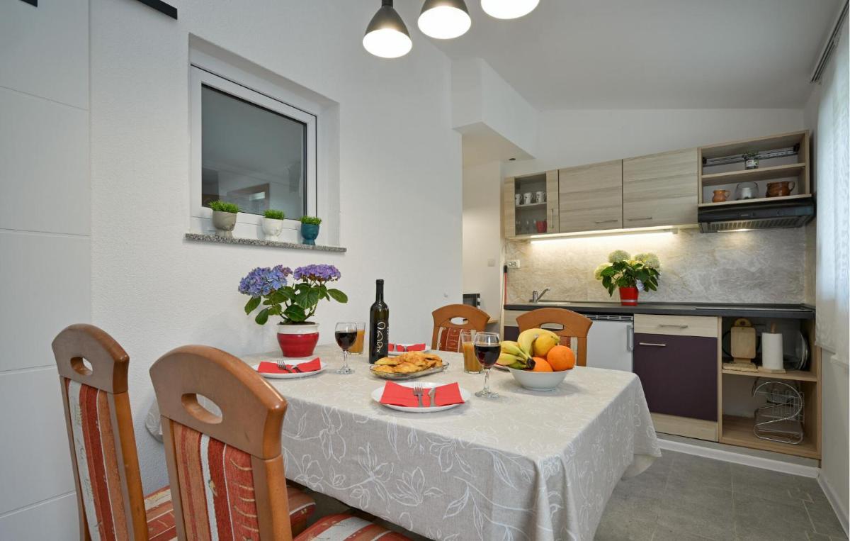 Pet Friendly Home In Breznicki Hum - Housity