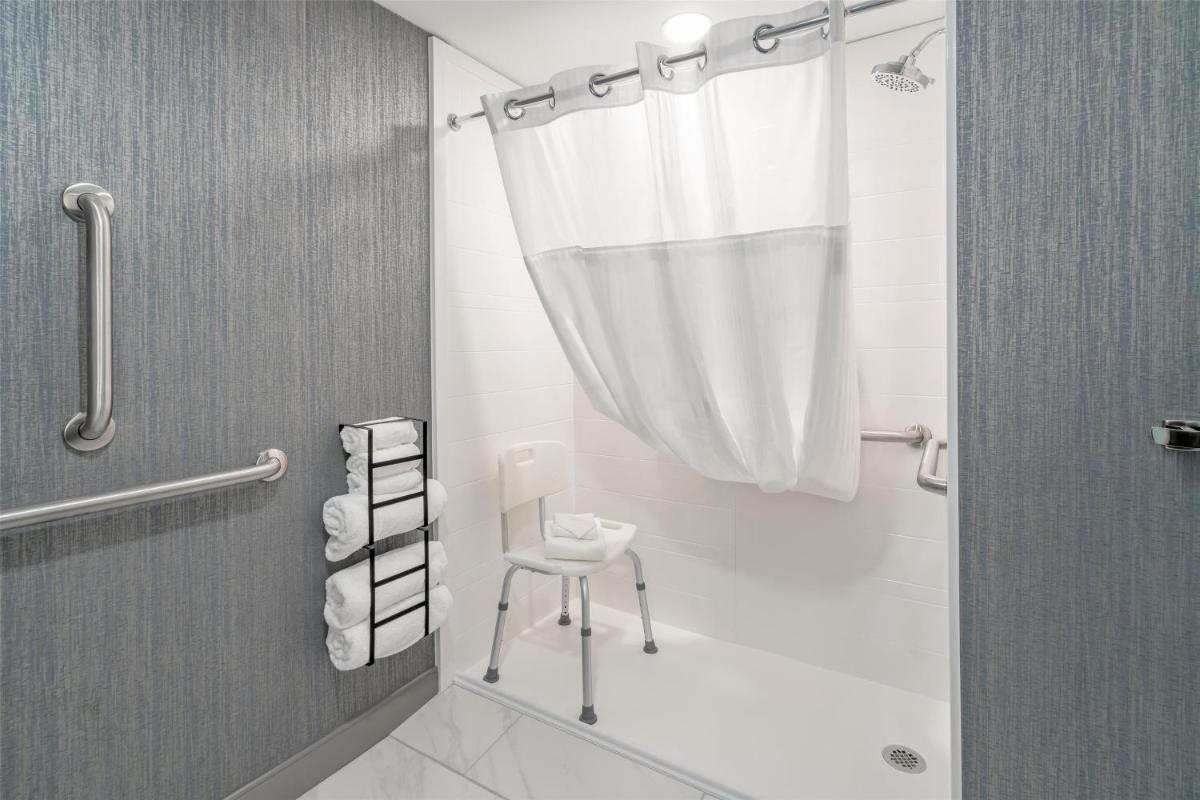 DoubleTree by Hilton Sioux City - Housity