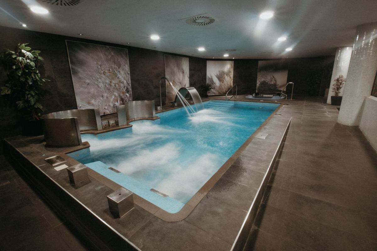 Piscina en o cerca de AZZ Asturias LangreHotel & Spa