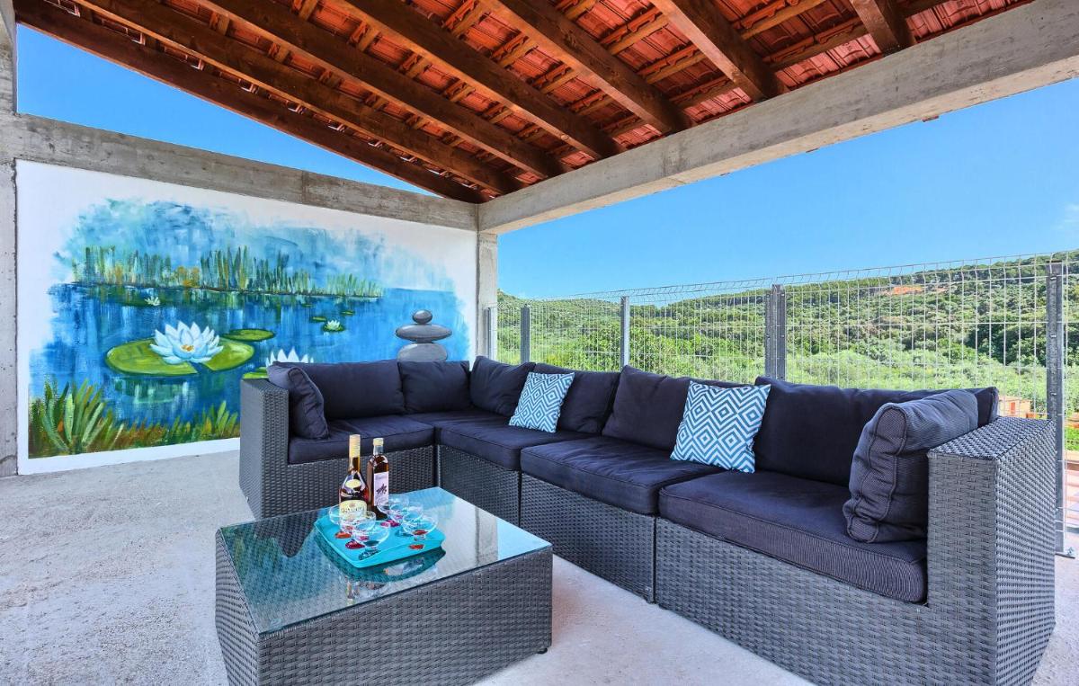 Amazing Home In Okrug Donji - Housity