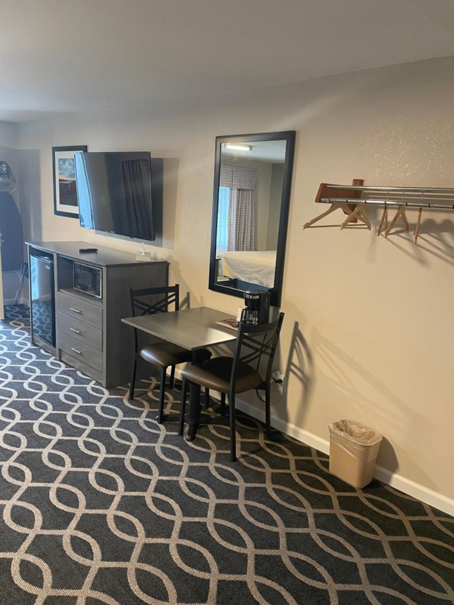 The Springwater Inn - Housity