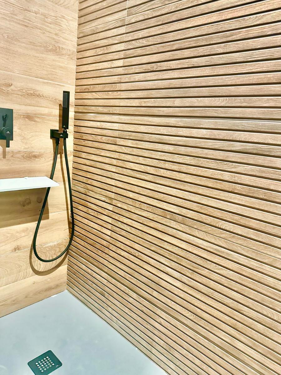 Salle de bains dans l'établissement Les Rêveries du Clos POMMARD Vignes & SPA& Dégustation
