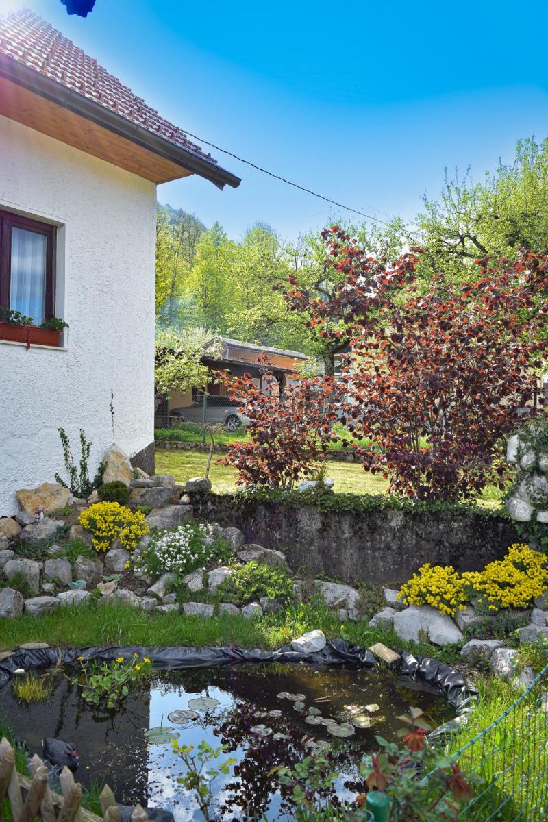 Grajska kmetija - Housity