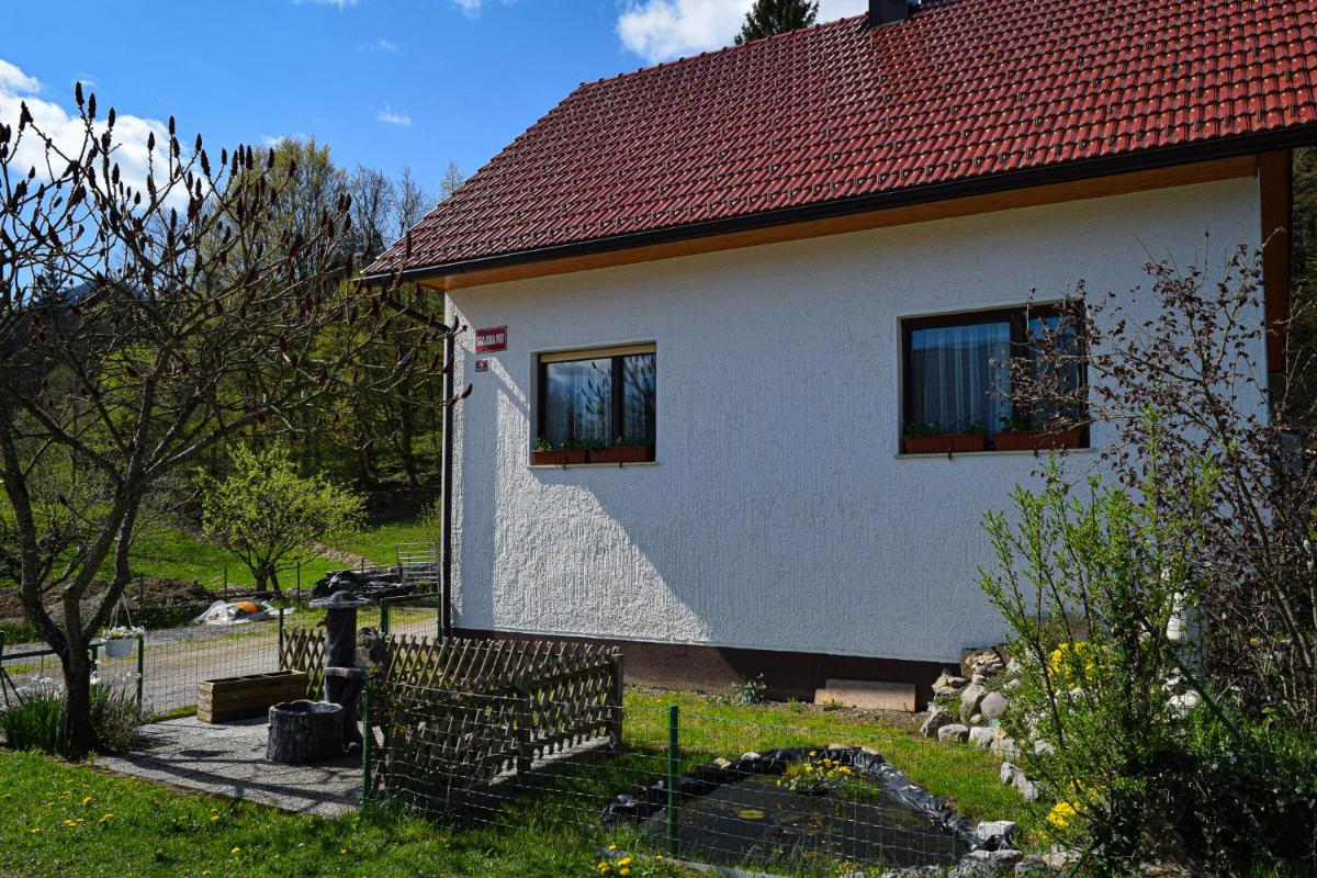 Grajska kmetija - Housity