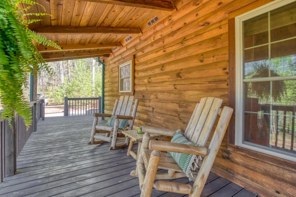 Cozy Carolina Cabin - Housity