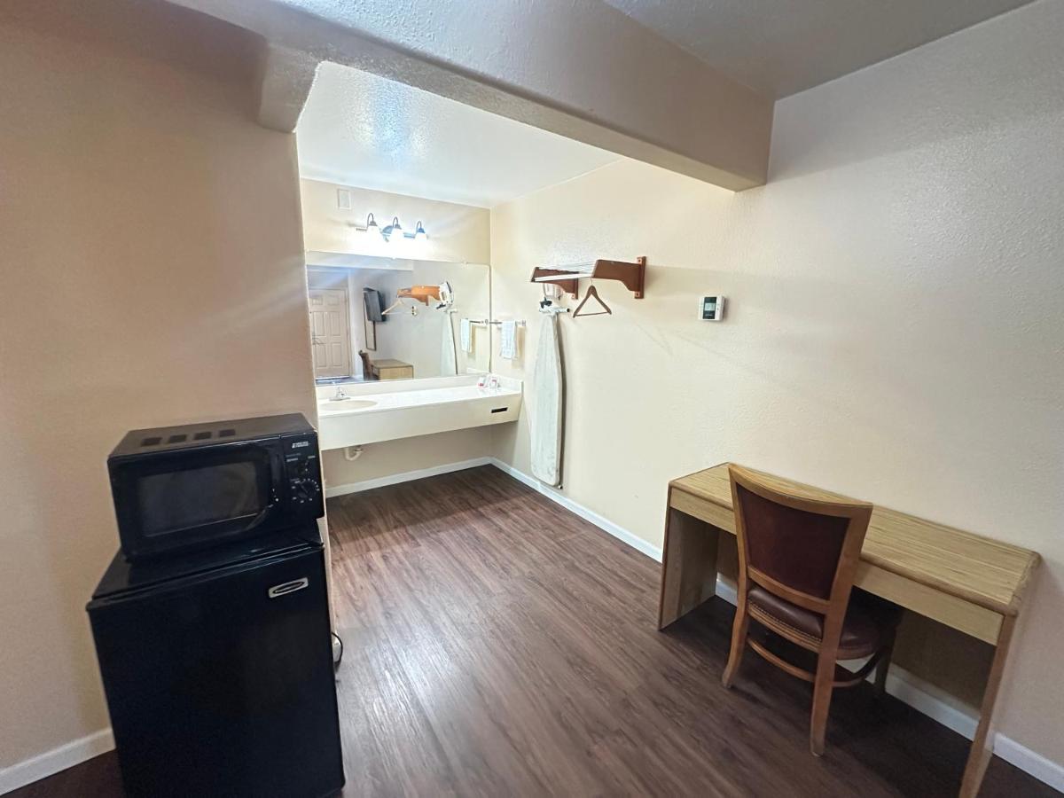 Royal Inn - Housity
