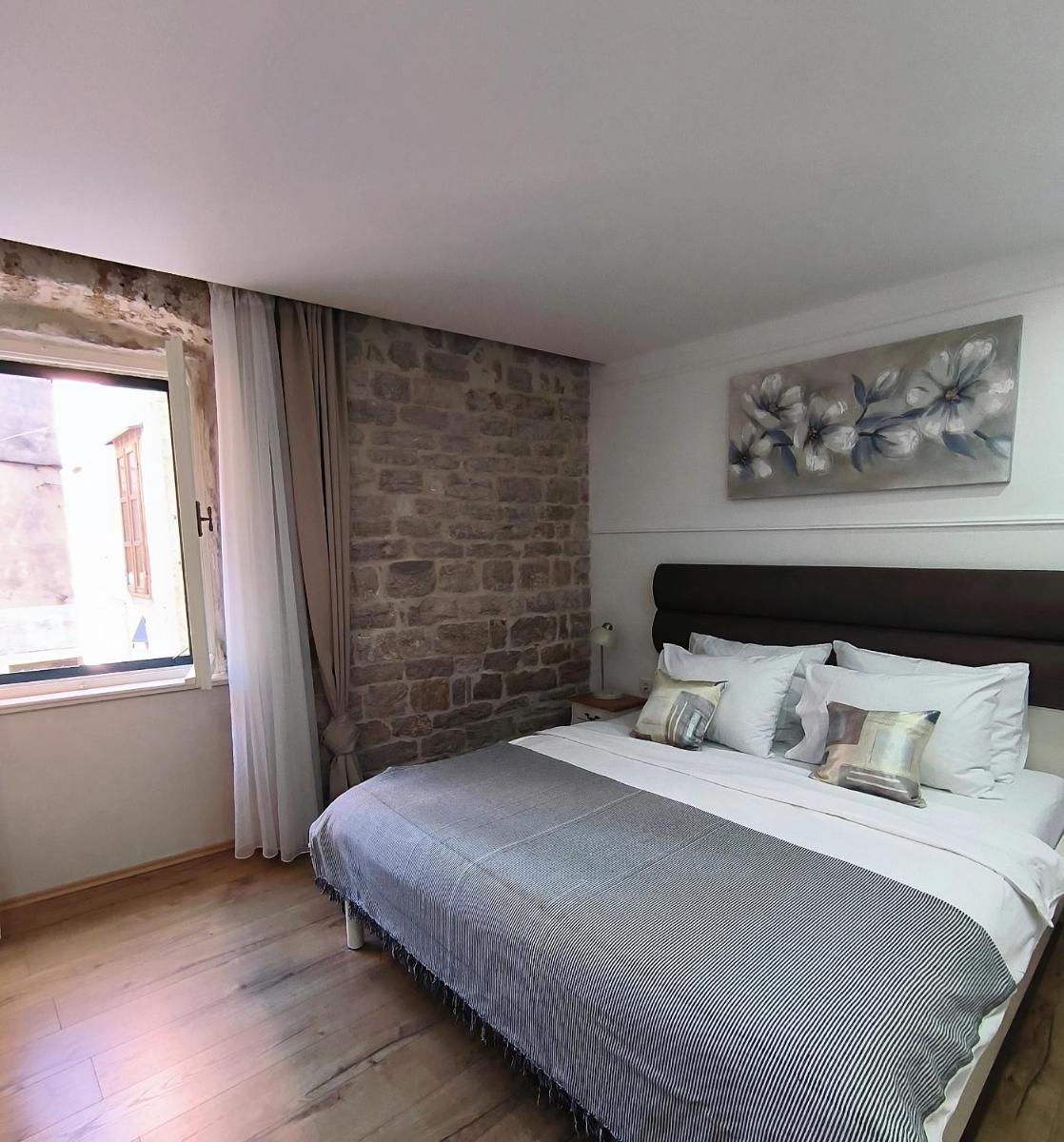 Rialto Luxury Apartment - Hizvo