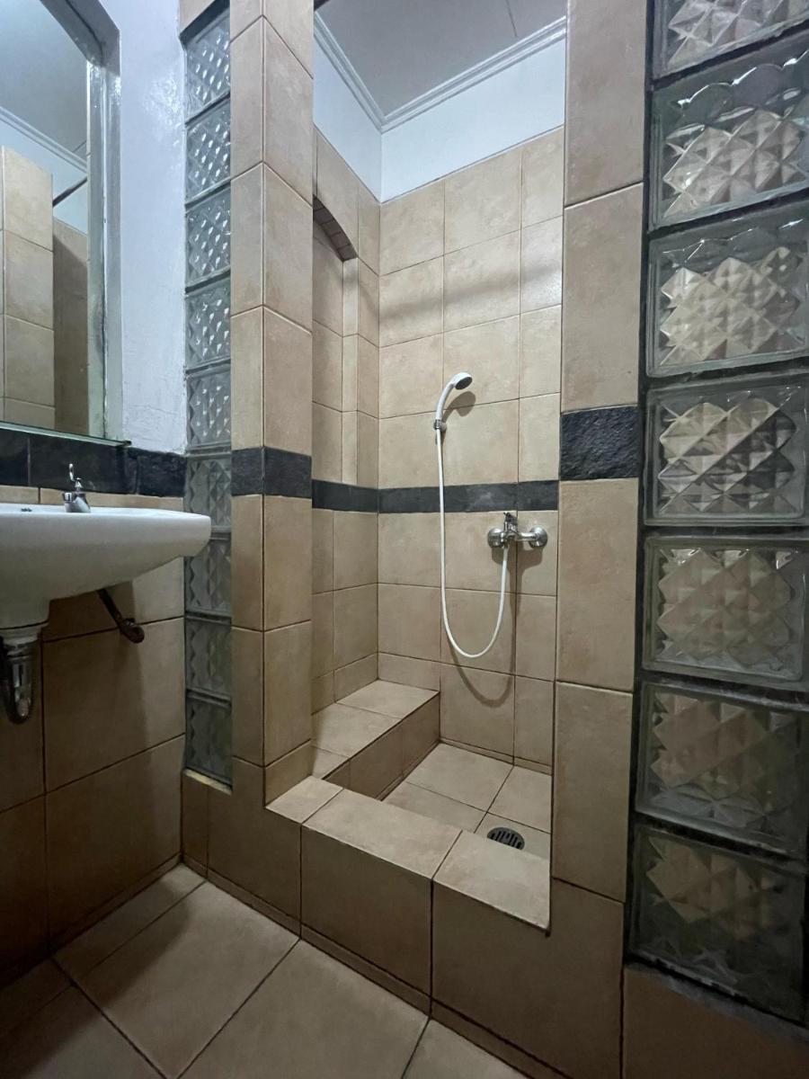 RedDoorz Plus near Parahyangan University - Housity