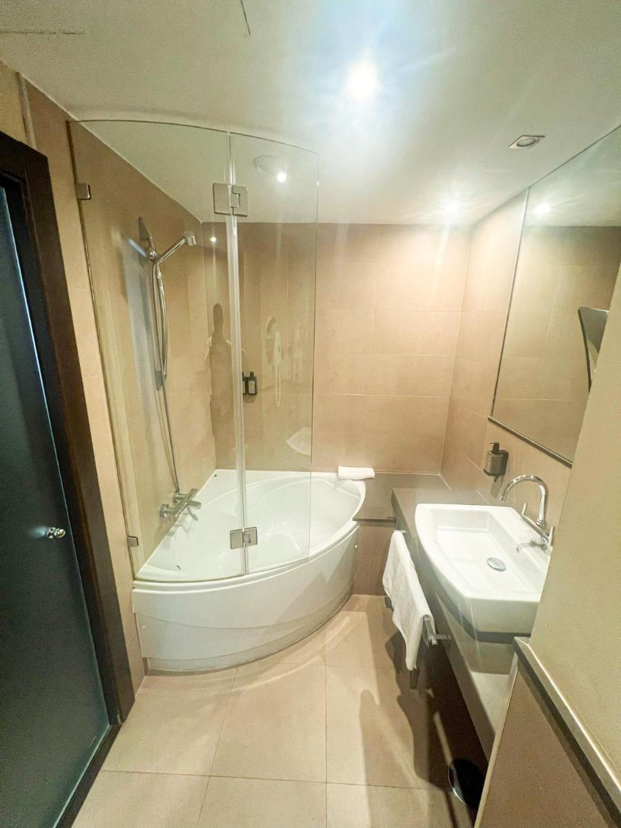 Un baño de AZZ Asturias LangreHotel & Spa