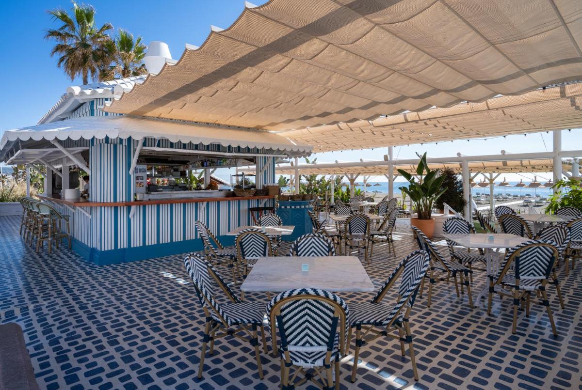Un restaurante o sitio para comer en MS Amaragua