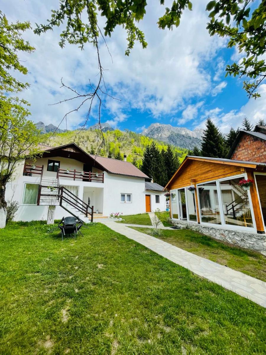 Bujtina Arlindi - Housity