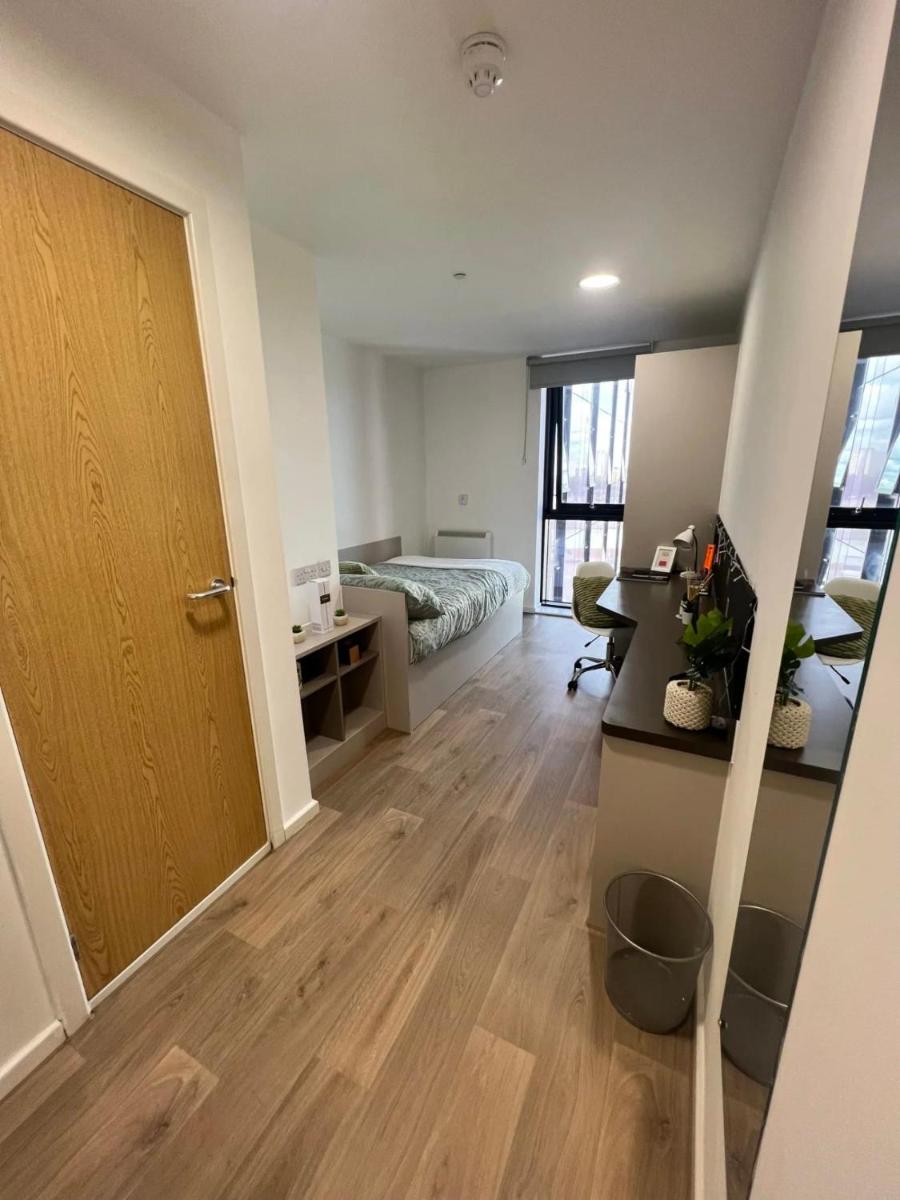For Students Only Private Bedrooms with Shared Kitchen at Bagot Street in Birmingham - Housity