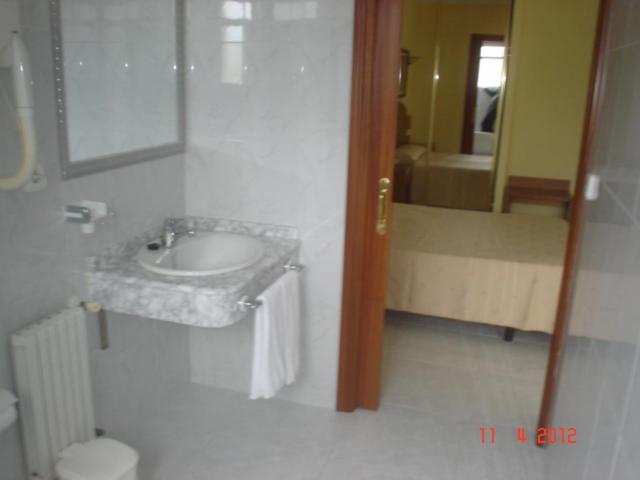 Hotel Piñeiro 2 Estrellas Superior - Housity