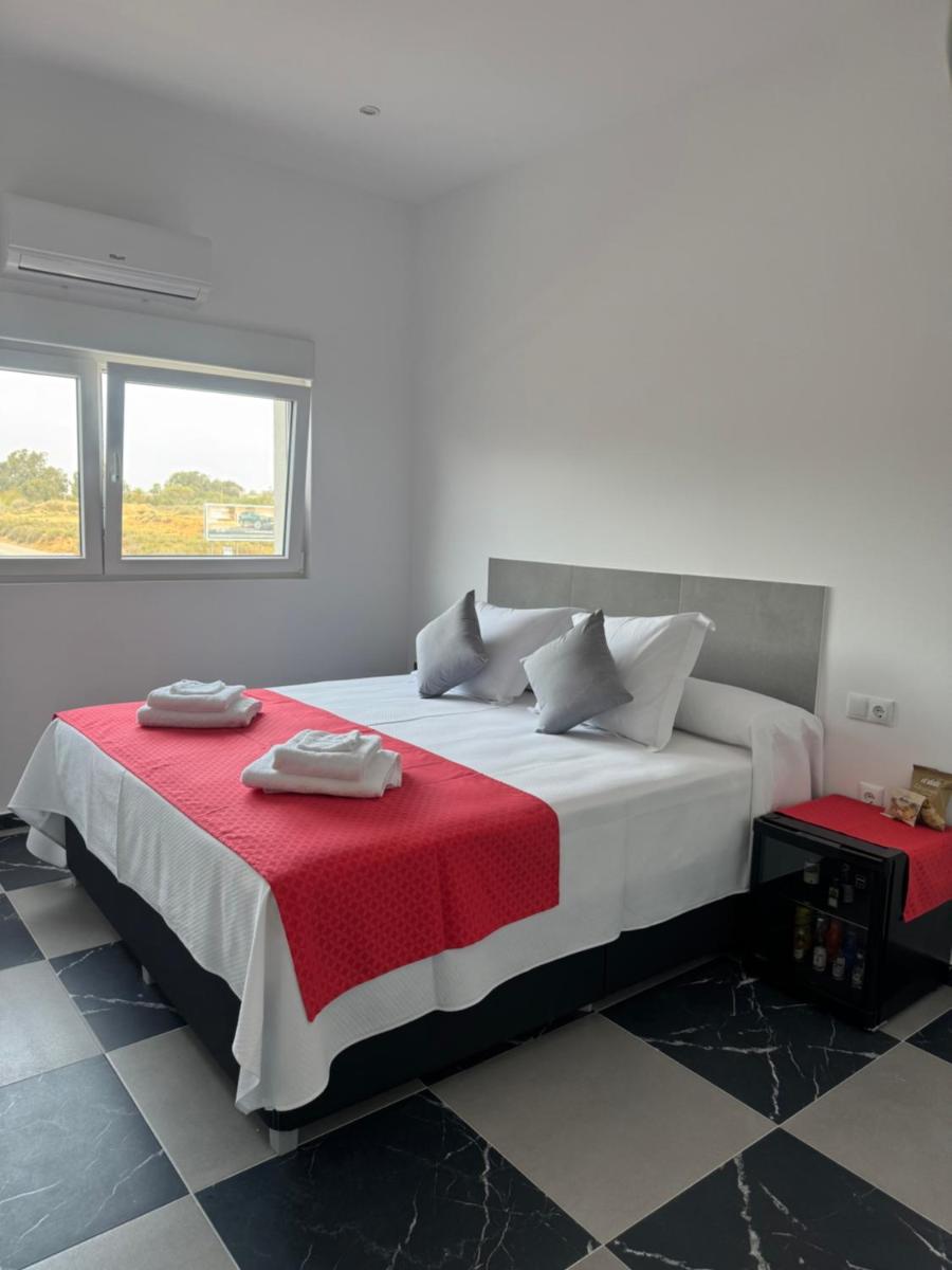 B6 Hotel - Housity