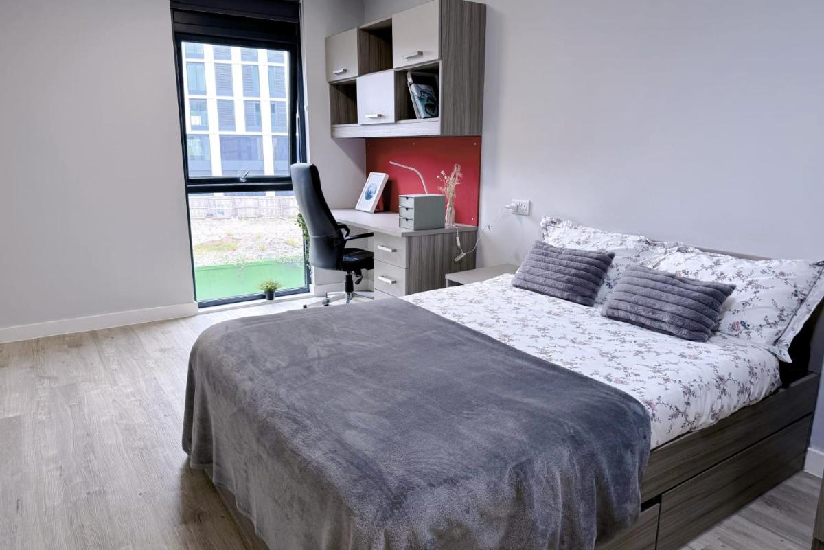 Bright and Modern Studios and Apartments at Manor Park Court Coventry - Housity