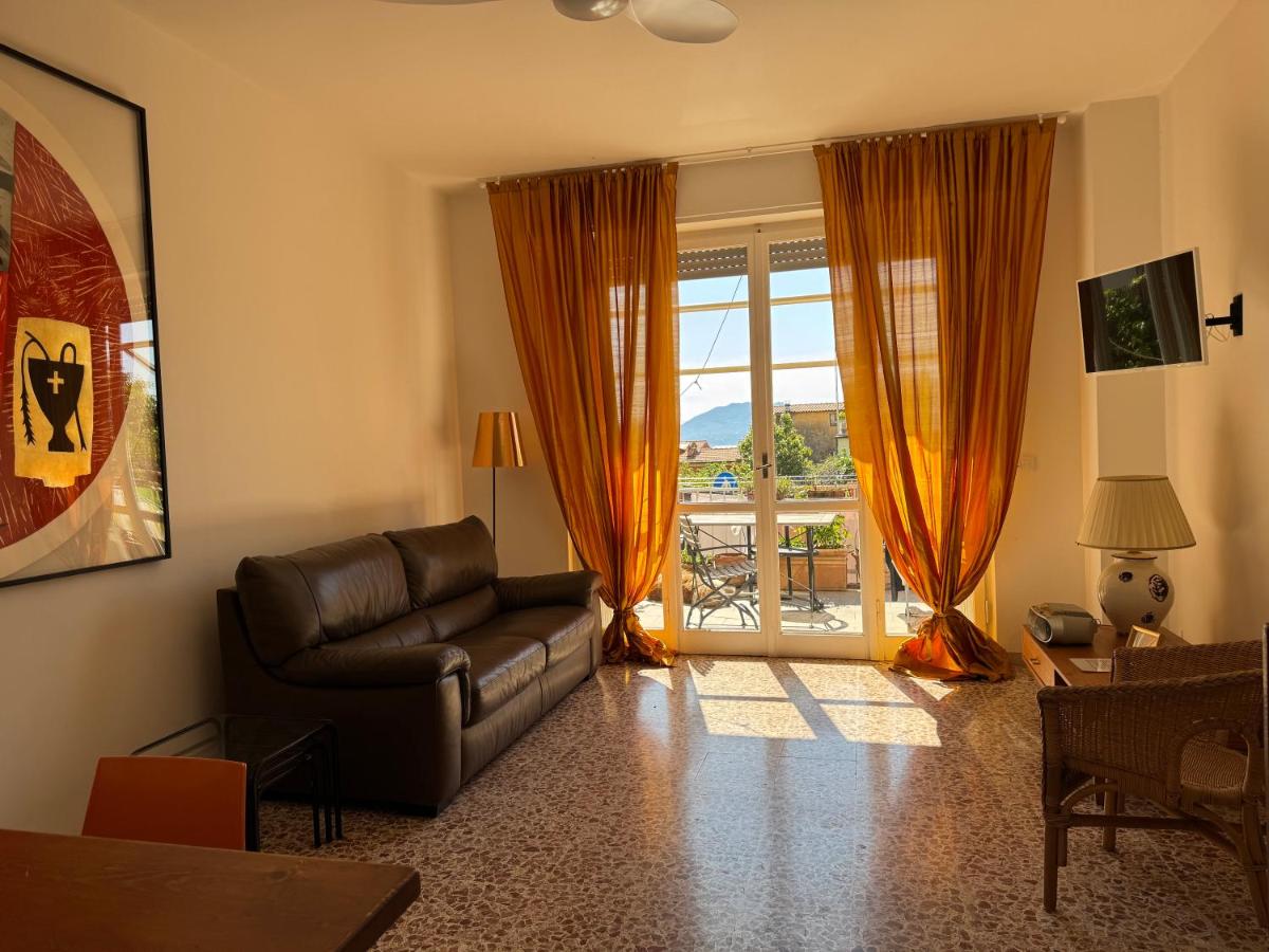 BLU DI LERICI - zona tranquilla due passi dal mare - Housity