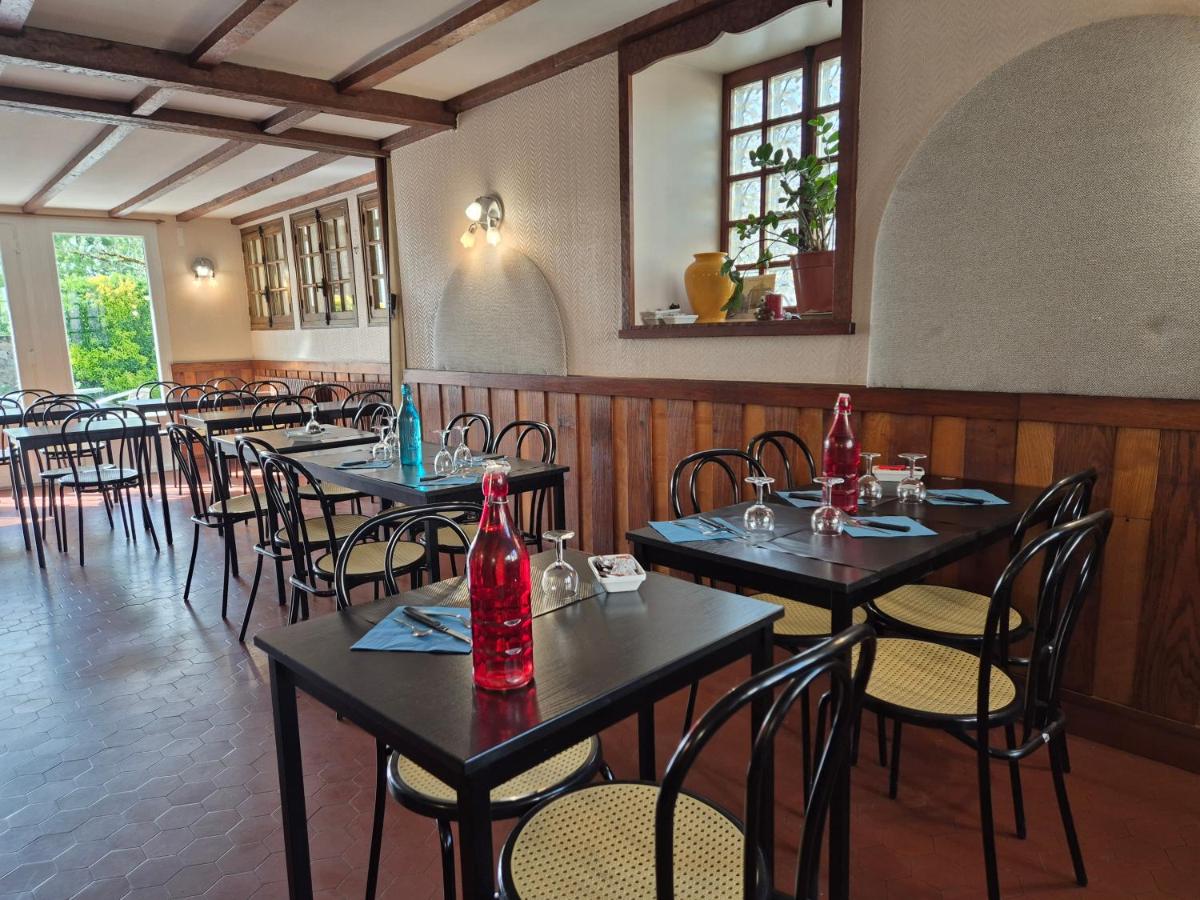 Logis Hôtel Restaurant L'Oustal - Housity