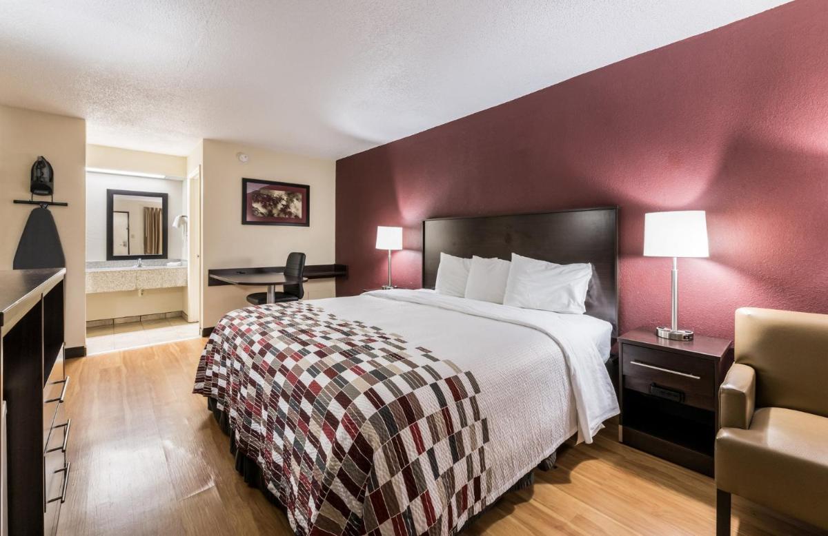 Red Roof Inn Indianapolis - Castleton - Housity