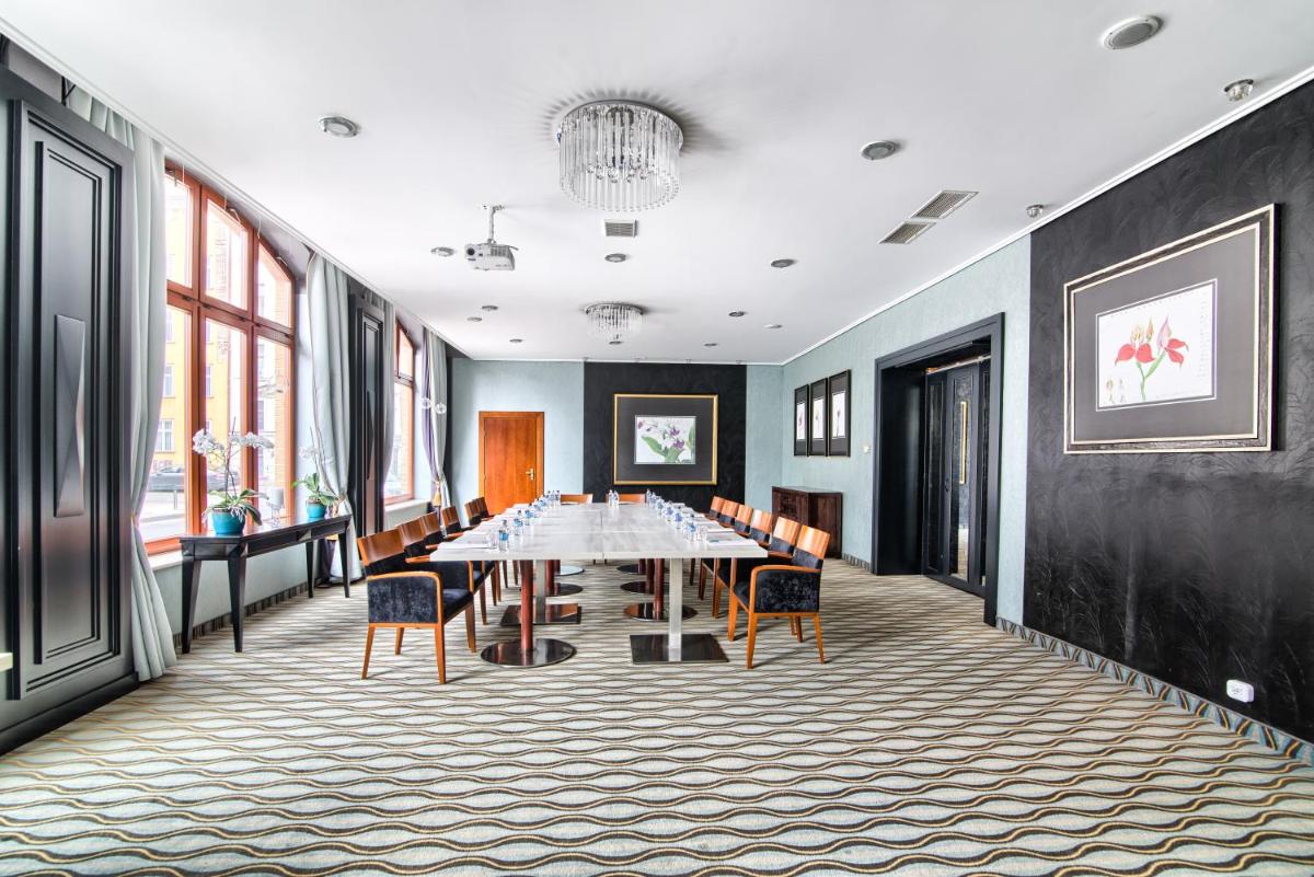 Hotel Hanza - Housity