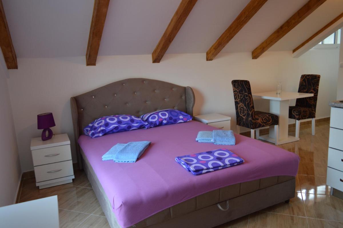 Apartments Coso Zlatne njive bb - Housity