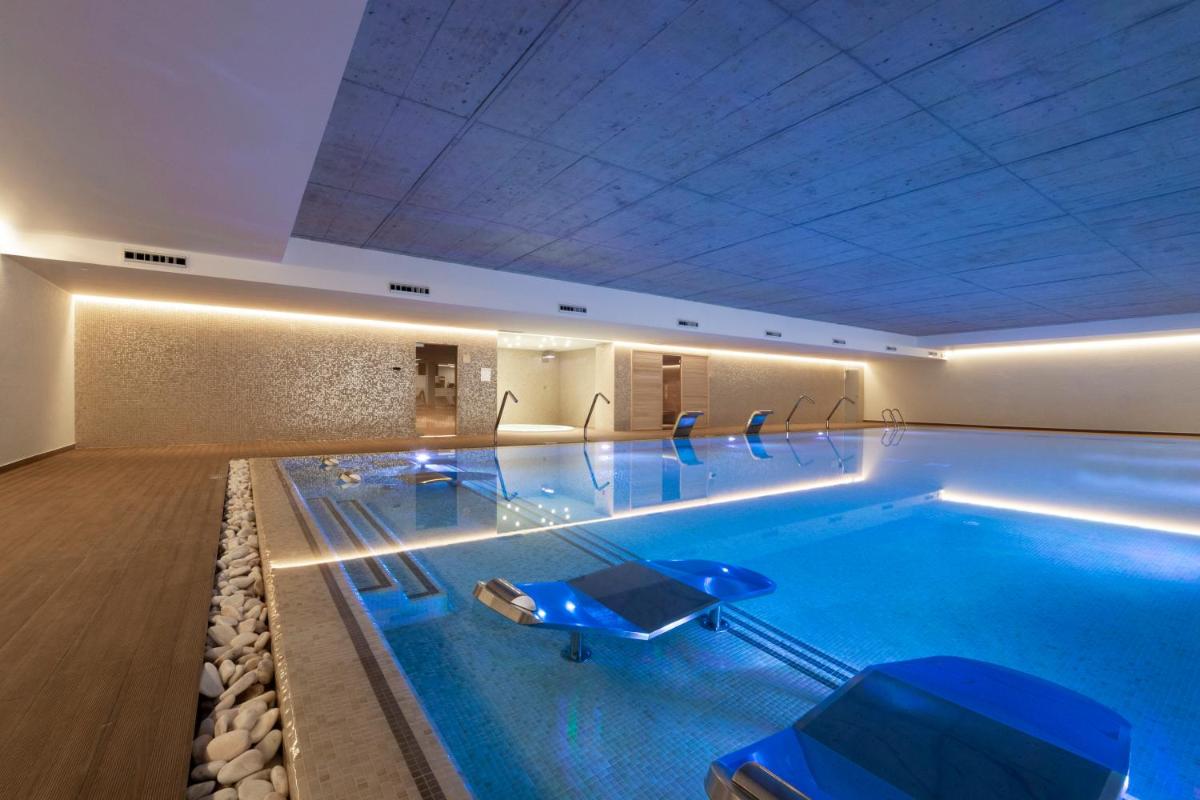 A piscina em ou perto de Boeira Garden Hotel Porto Gaia, Curio Collection by Hilton