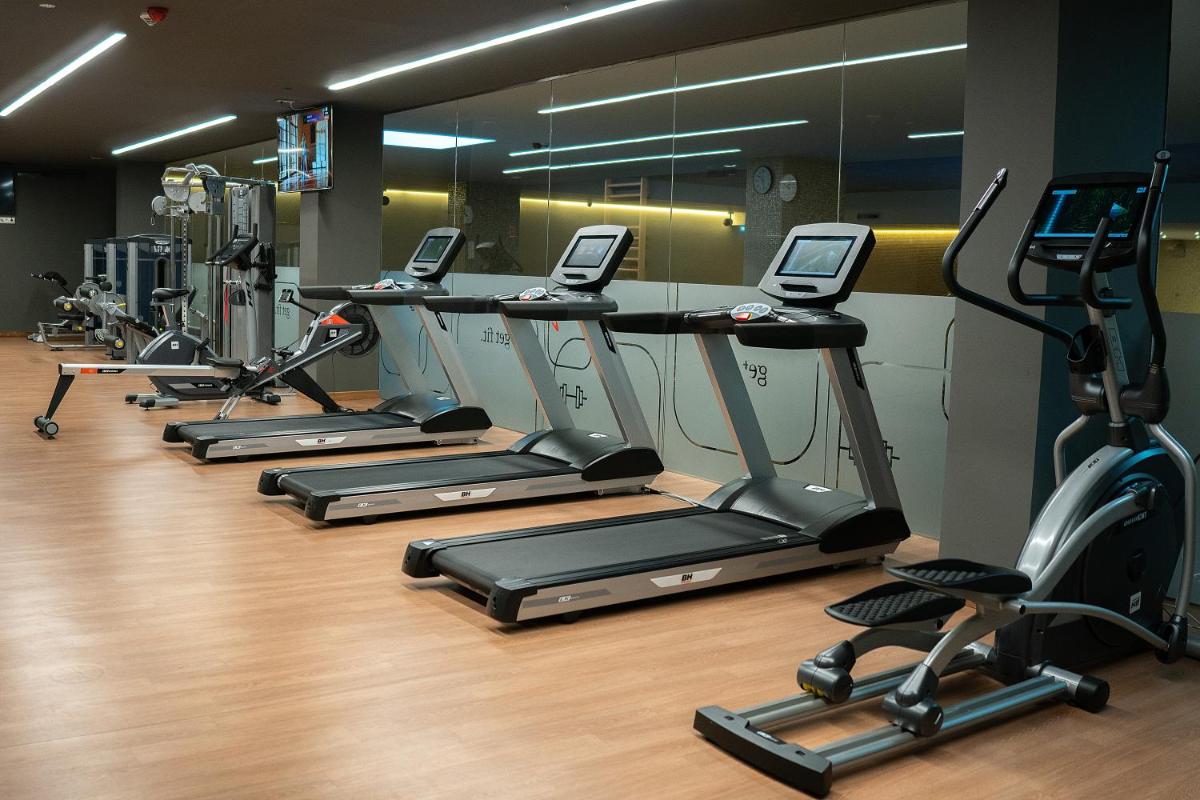 O centro de fitness e/ou as comodidades de fitness de Boeira Garden Hotel Porto Gaia, Curio Collection by Hilton