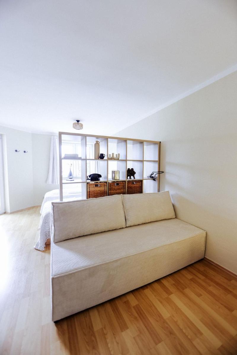 Moderne Fewo mit Balkon und Parkplatz - salt apartments - Housity
