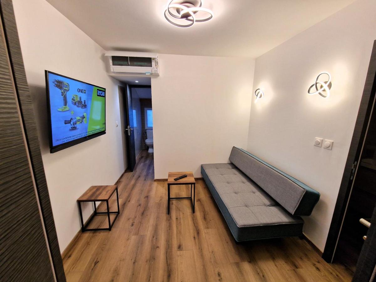 Hotel La Reserve - Housity