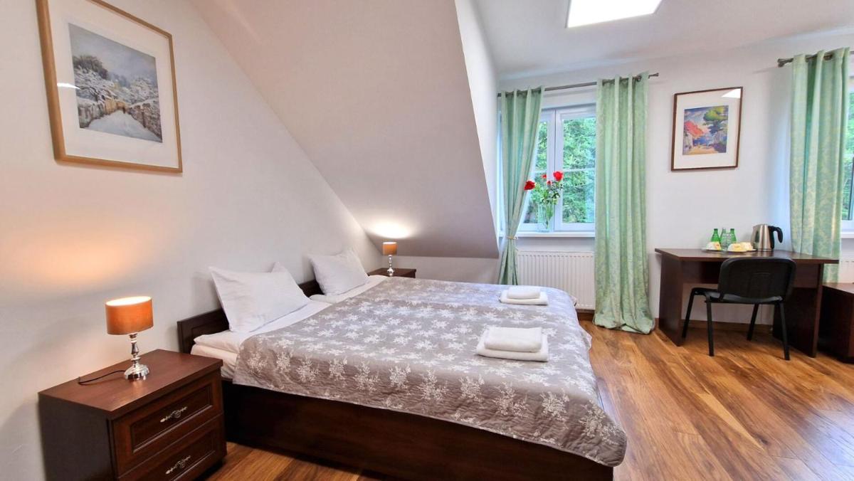 Petite Charlotta - Housity