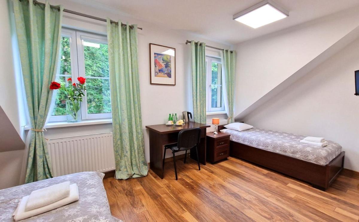 Petite Charlotta - Housity