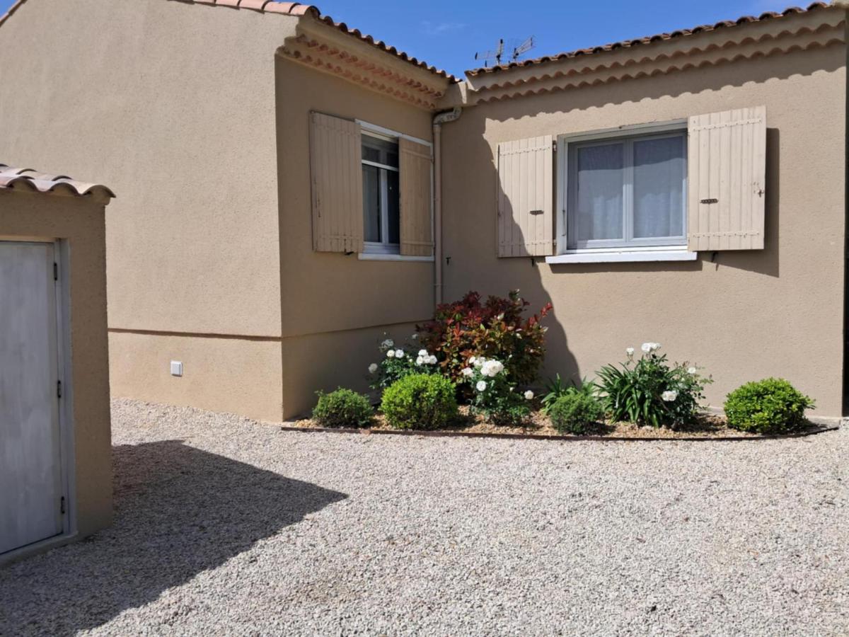 La maison de Manon, 4-5personnes, 75m2, centre village, jardin et wifi - Housity