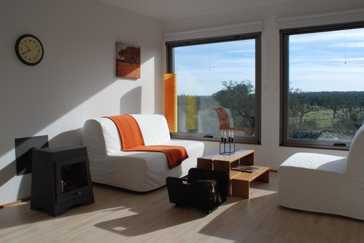 Bubulcus and Bolotas - Off Grid Nature Holiday Home - Housity