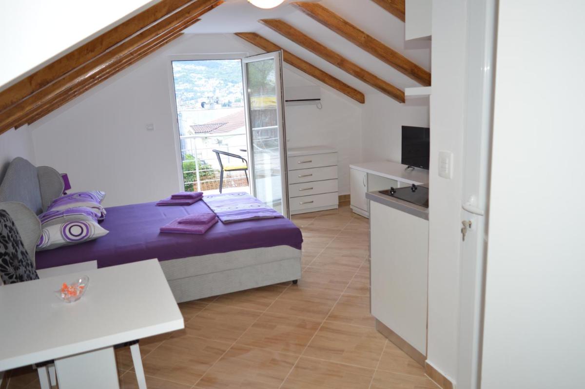 Apartments Coso Zlatne njive bb - Housity