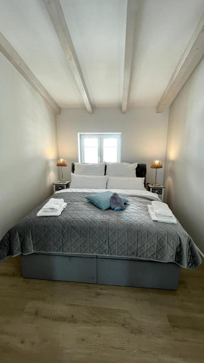 No I Penthouse Seestern apartments - Housity